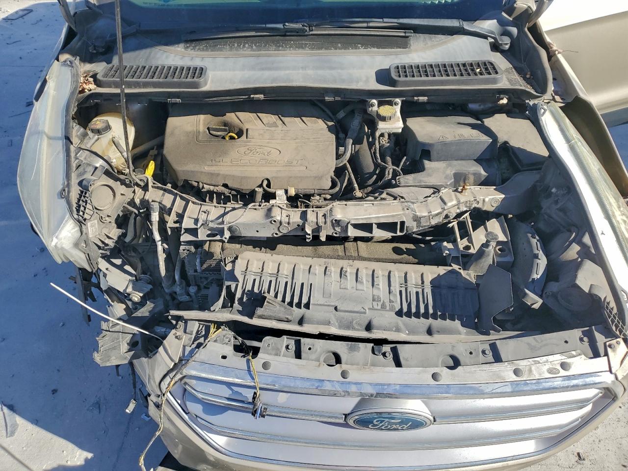 2017 FORD ESCAPE SE photo 12