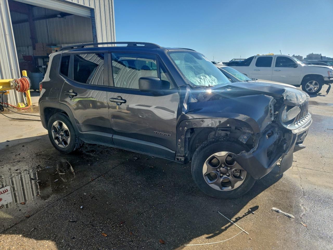 2017 JEEP RENEGADE SPORT photo 4