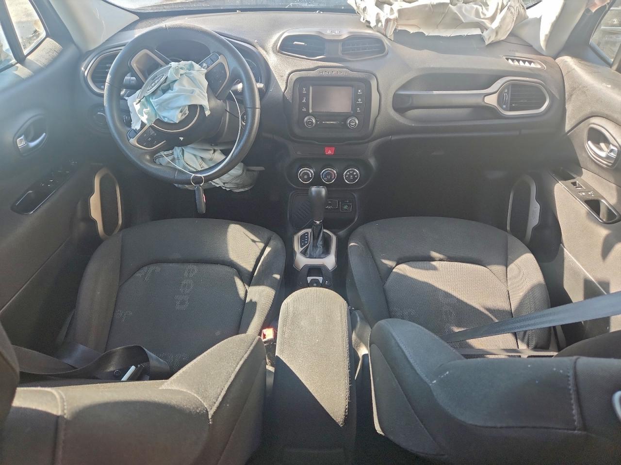 2017 JEEP RENEGADE SPORT photo 8