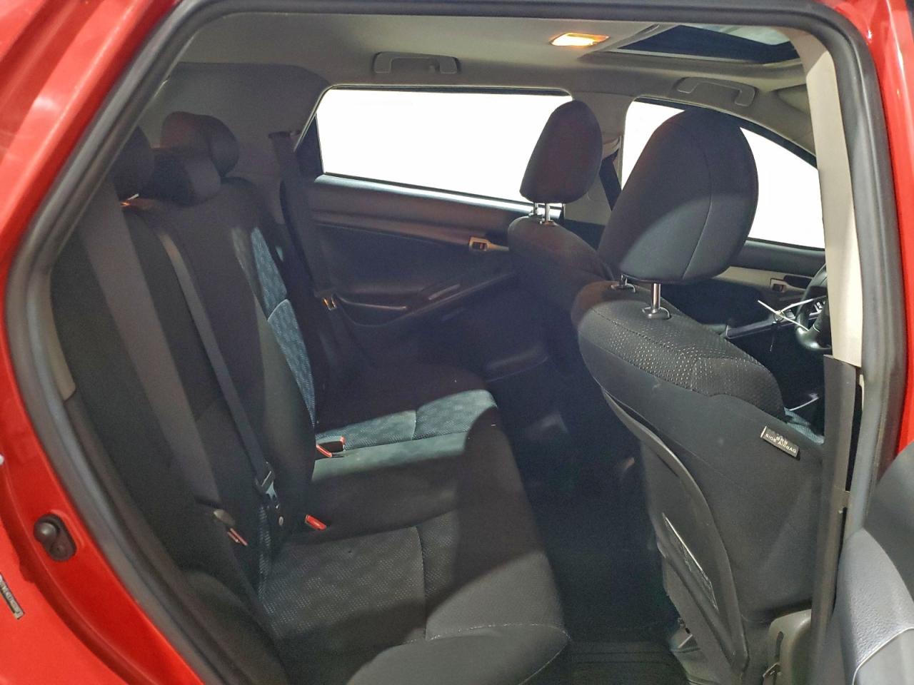 2010 TOYOTA COROLLA MATRIX S photo 11