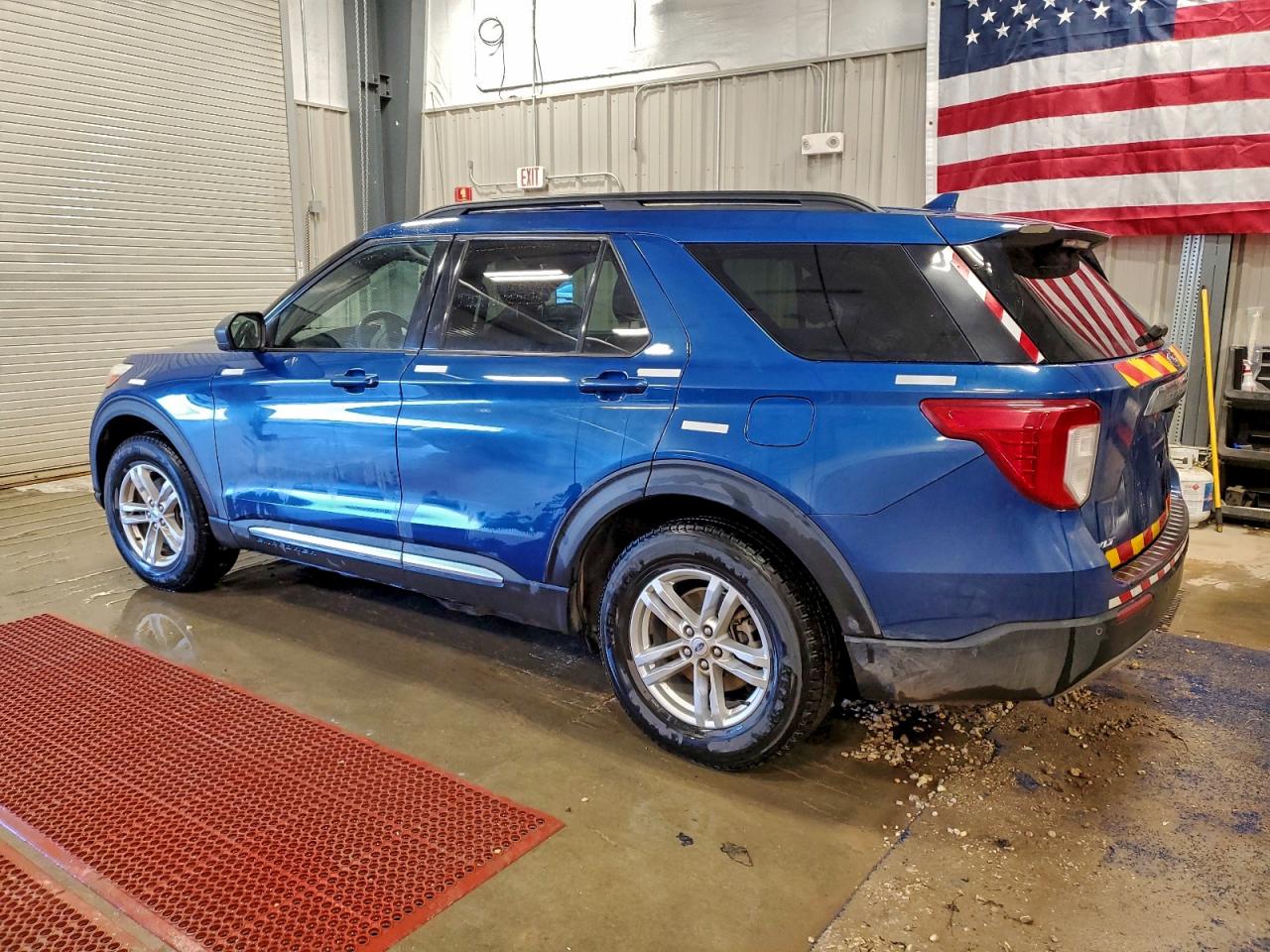 2020 FORD EXPLORER XLT photo 3