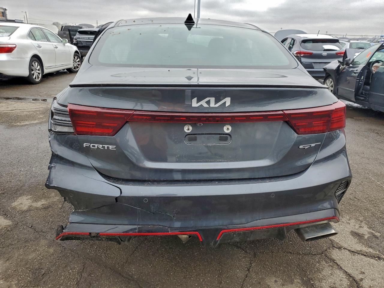 2023 KIA FORTE GT photo 6