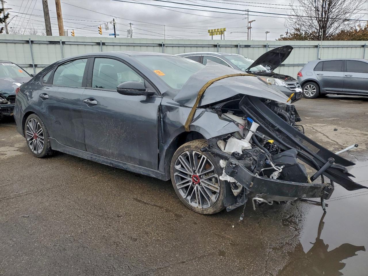 2023 KIA FORTE GT photo 4