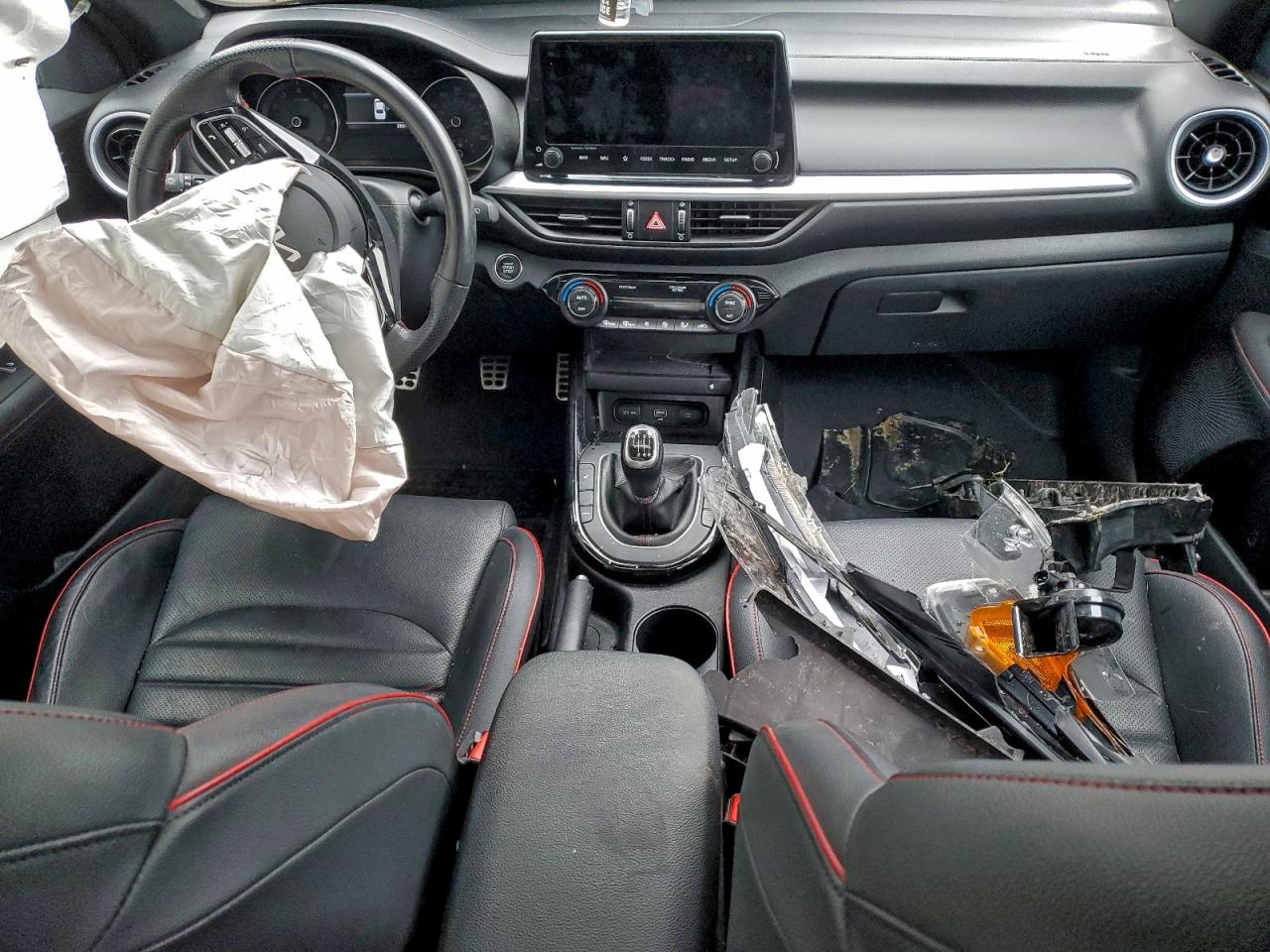 2023 KIA FORTE GT photo 8