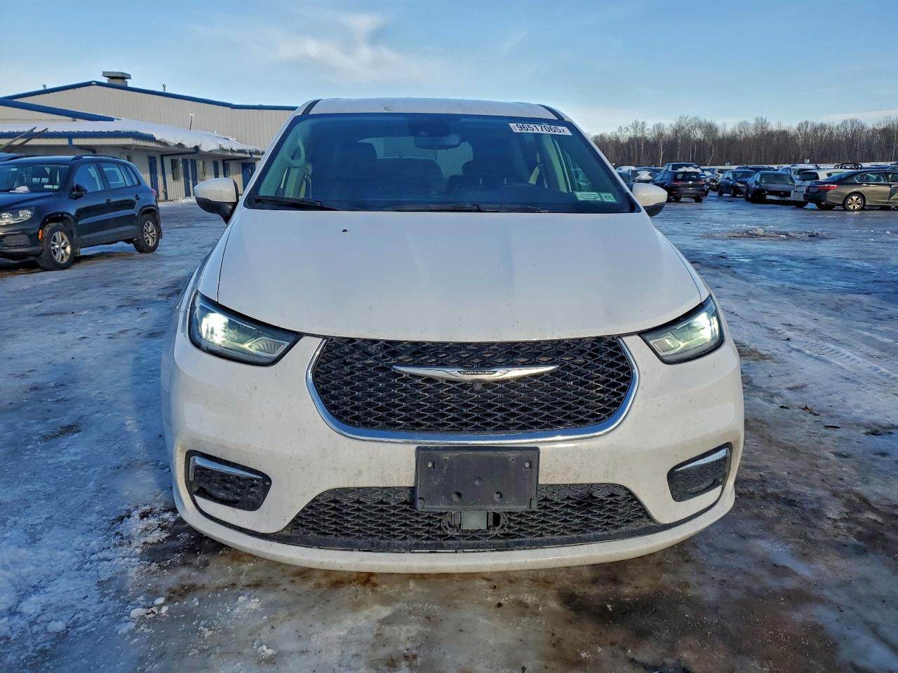 2023 CHRYSLER PACIFICA TOURING L photo 5
