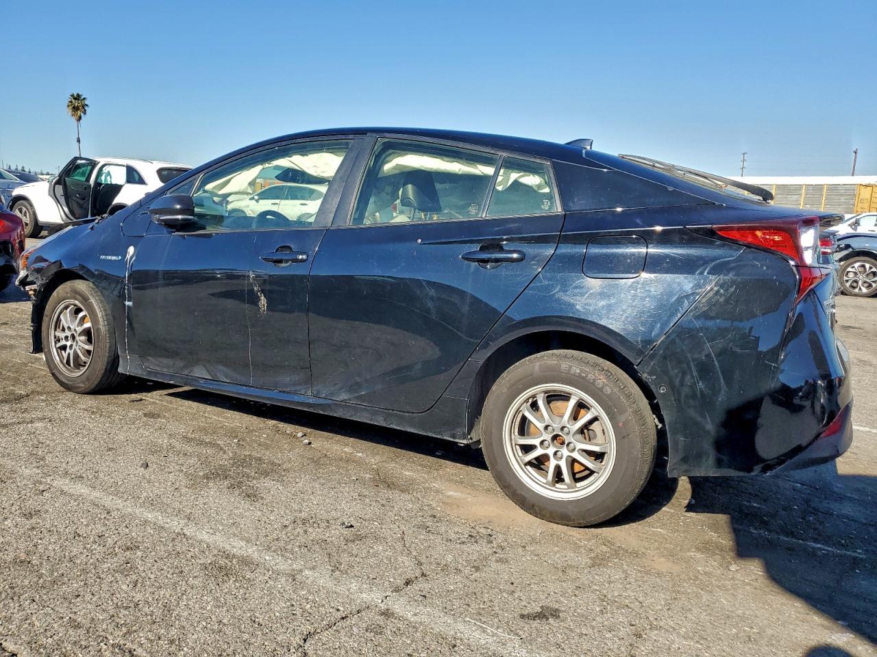 2019 TOYOTA PRIUS photo 2