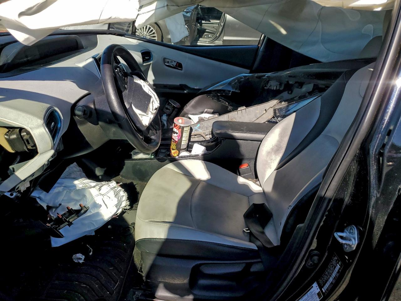 2019 TOYOTA PRIUS photo 7