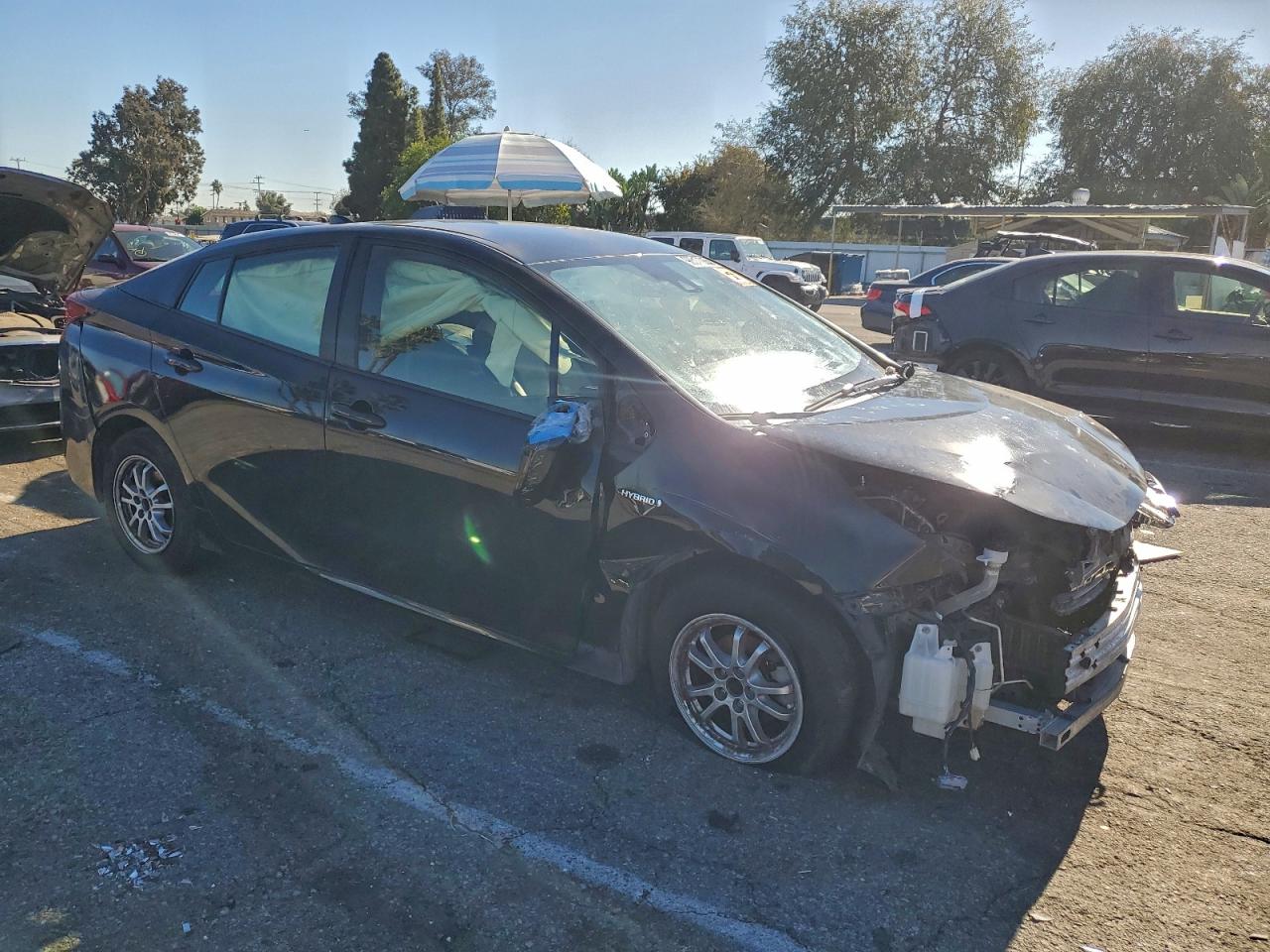 2019 TOYOTA PRIUS photo 4