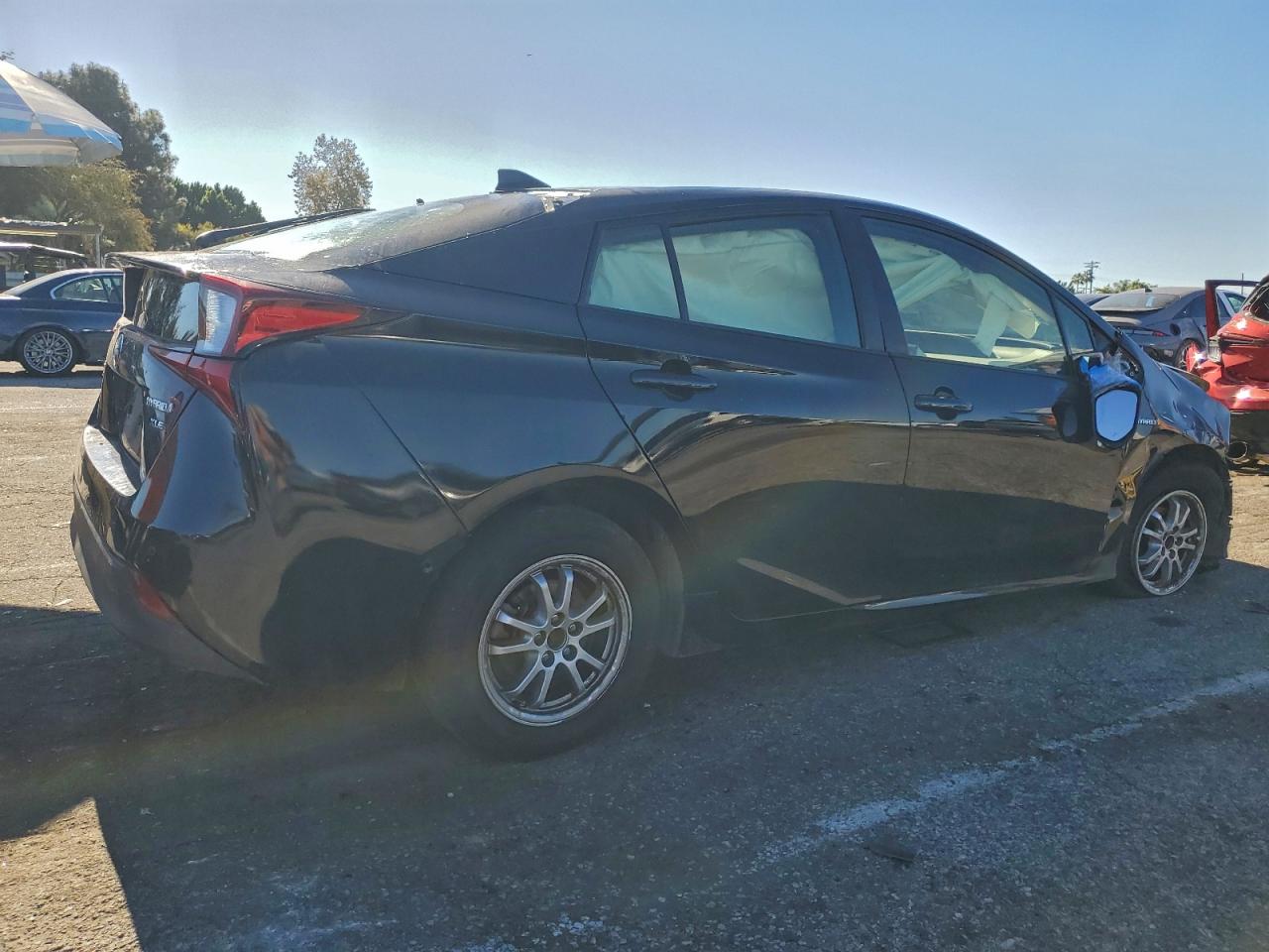 2019 TOYOTA PRIUS photo 3