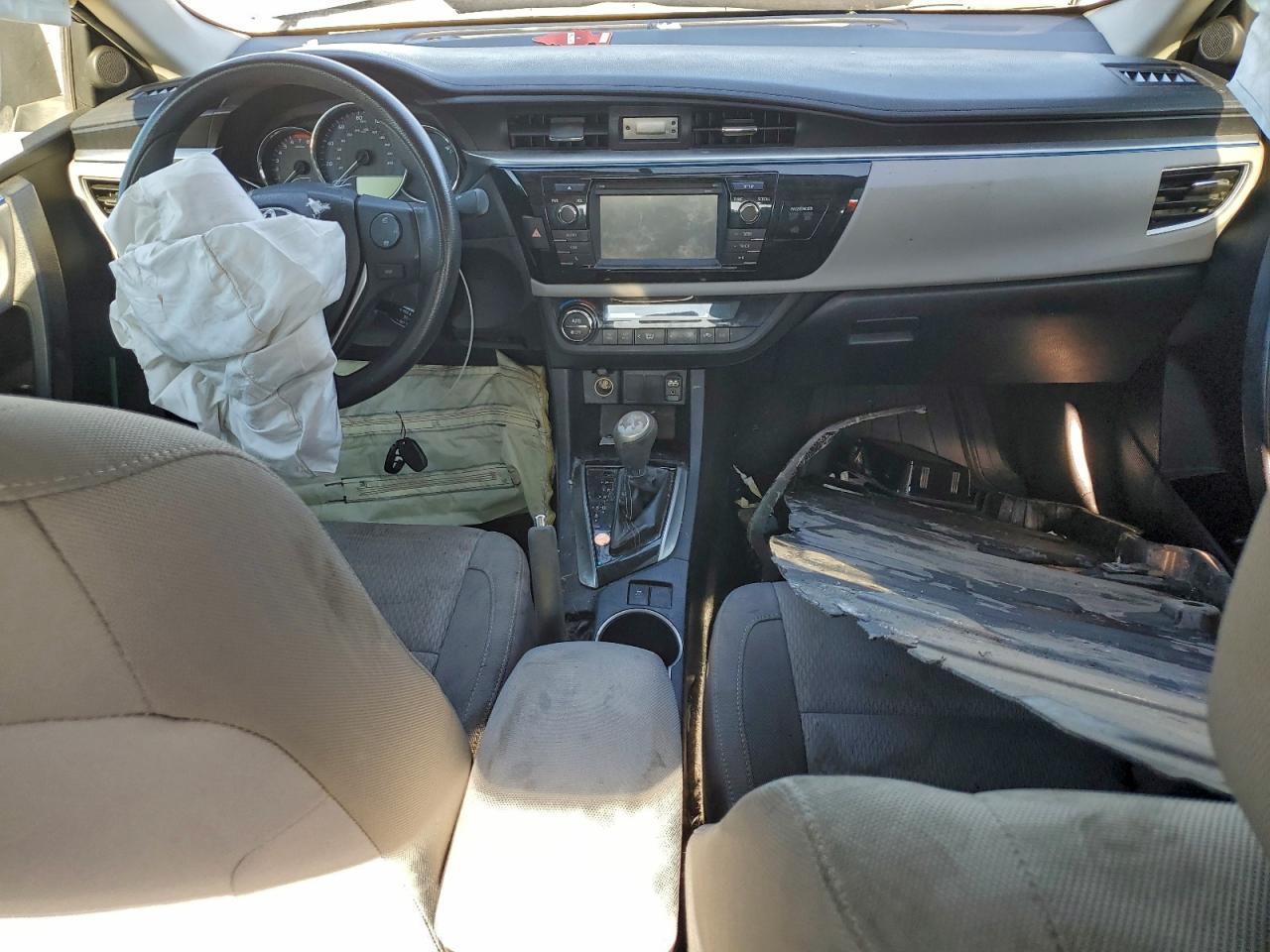 2014 TOYOTA COROLLA L photo 8