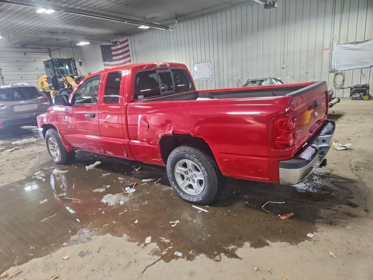 2005 DODGE DAKOTA SLT photo 2