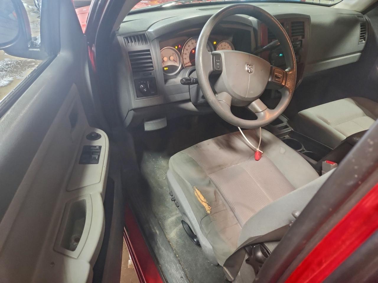 2005 DODGE DAKOTA SLT photo 8