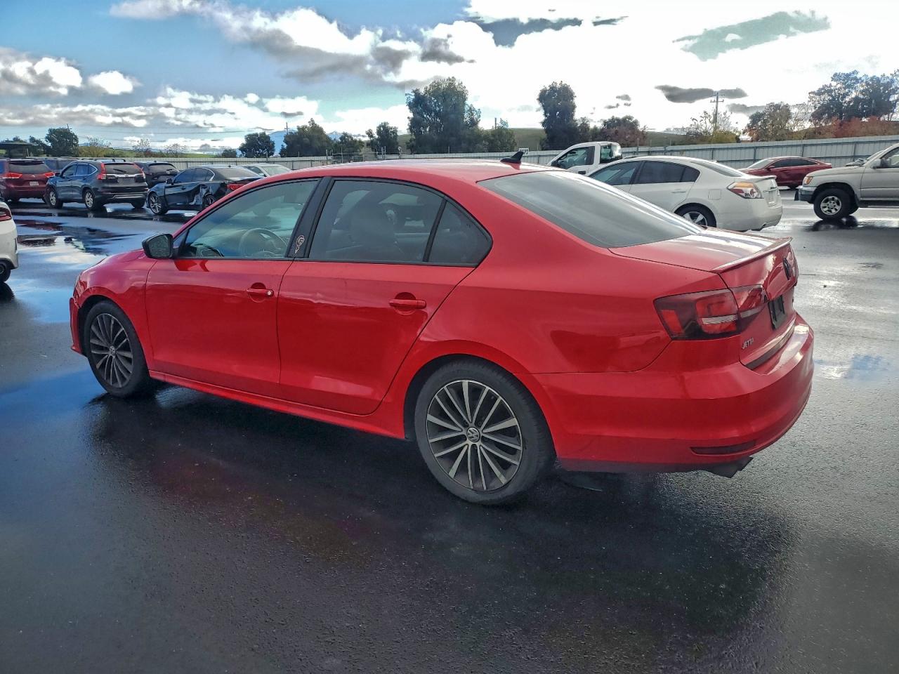 2016 VOLKSWAGEN JETTA SPORT photo 2
