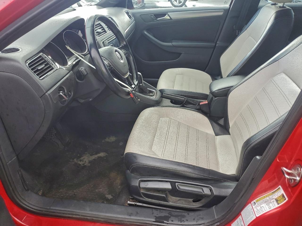 2016 VOLKSWAGEN JETTA SPORT photo 7