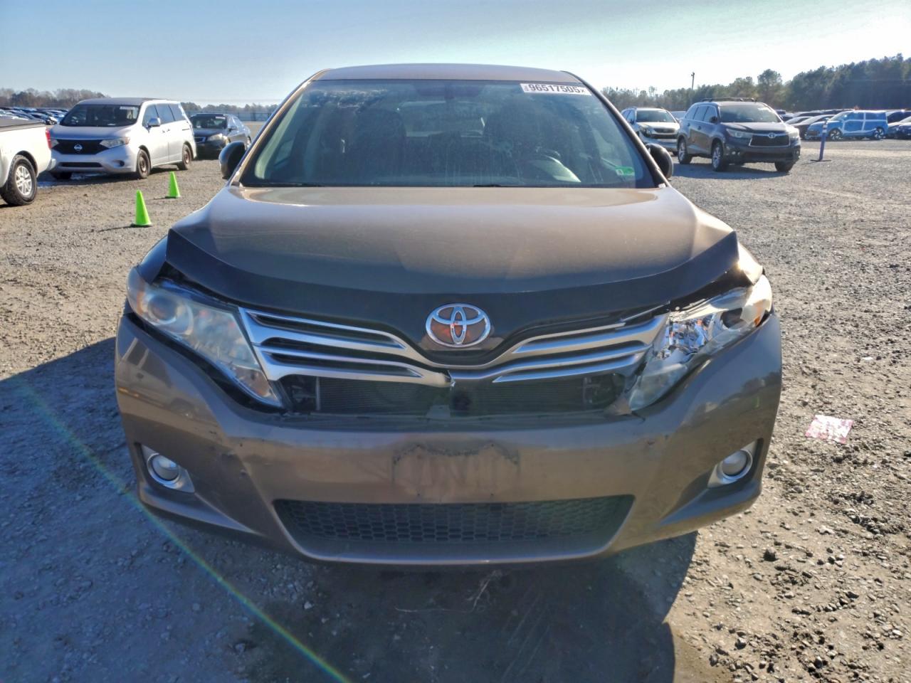 2010 TOYOTA VENZA photo 5