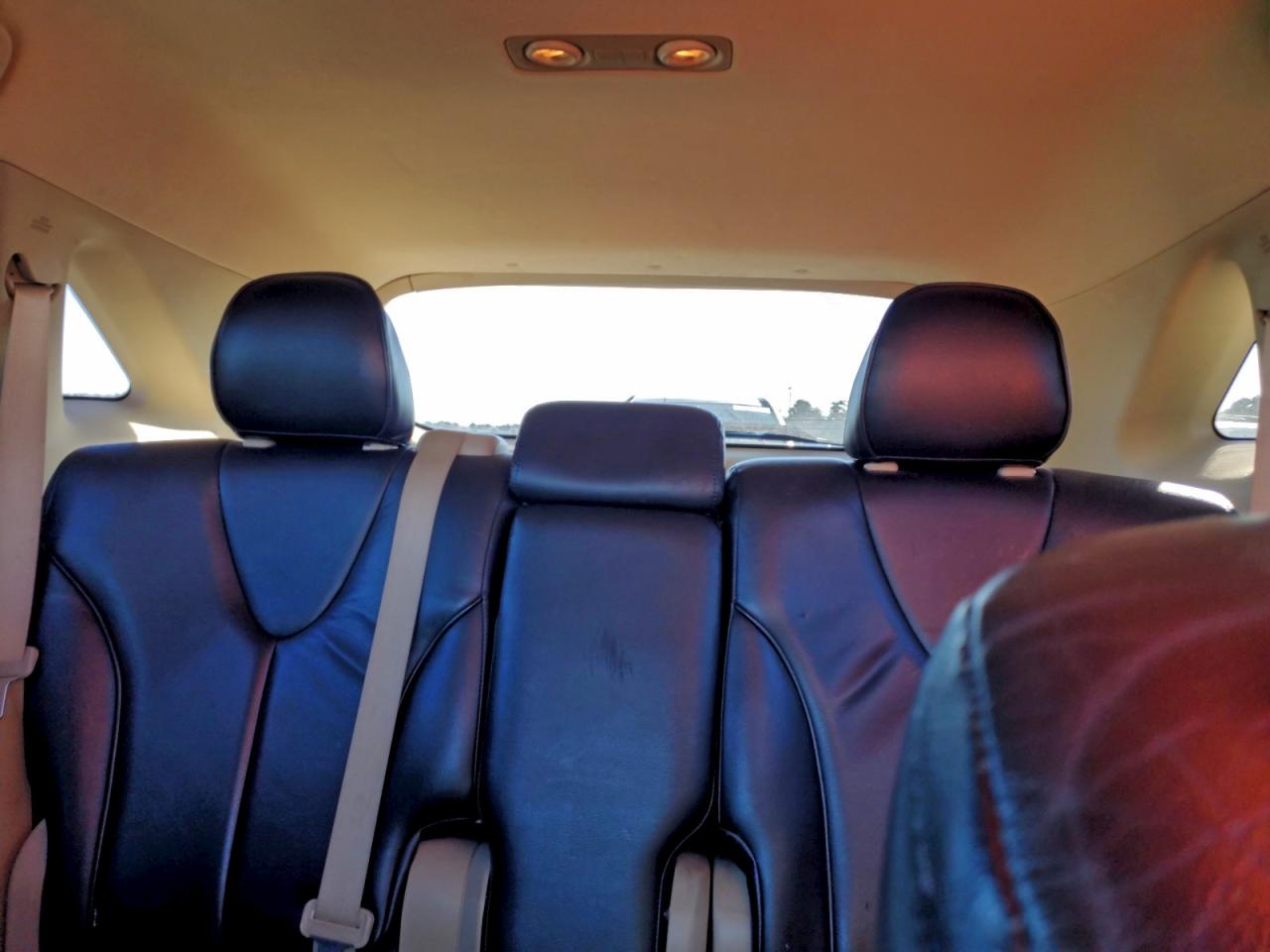 2010 TOYOTA VENZA photo 10
