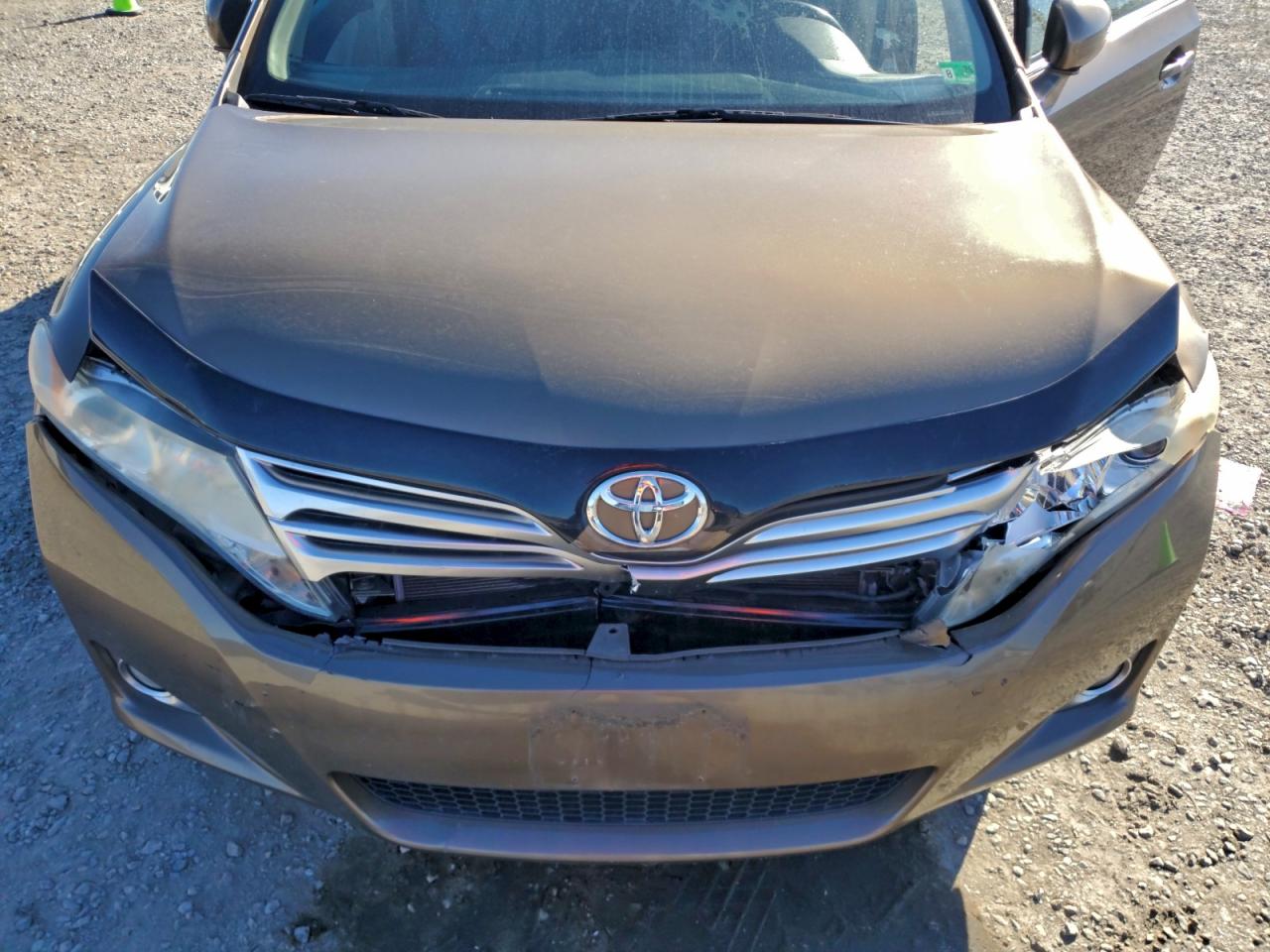 2010 TOYOTA VENZA photo 12