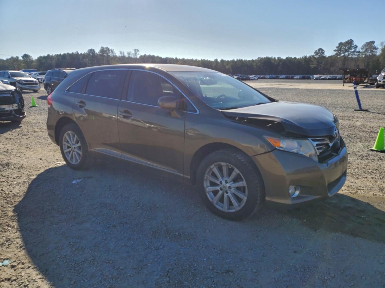 2010 TOYOTA VENZA photo 4
