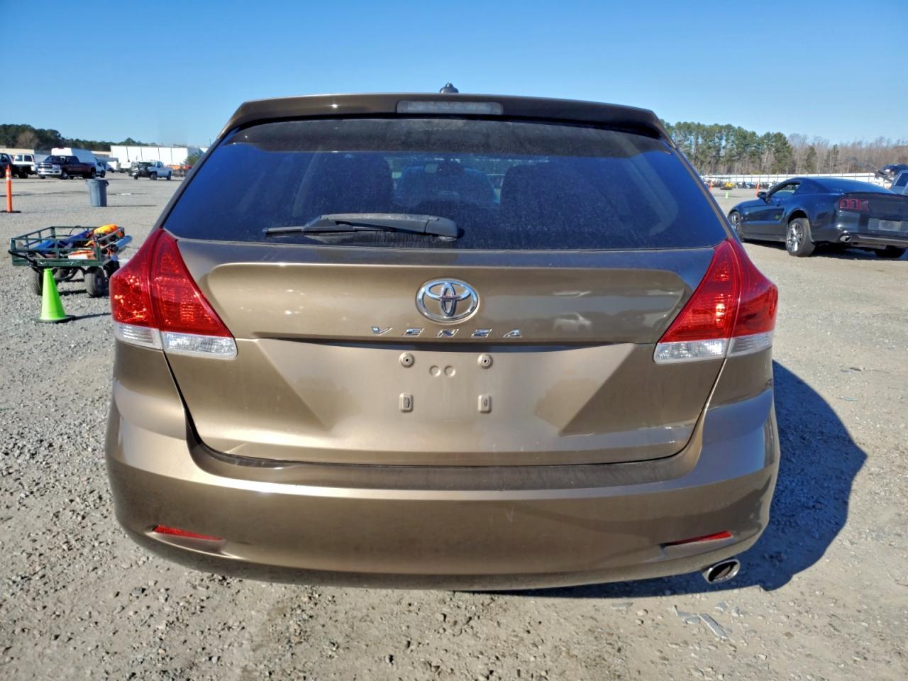 2010 TOYOTA VENZA photo 6