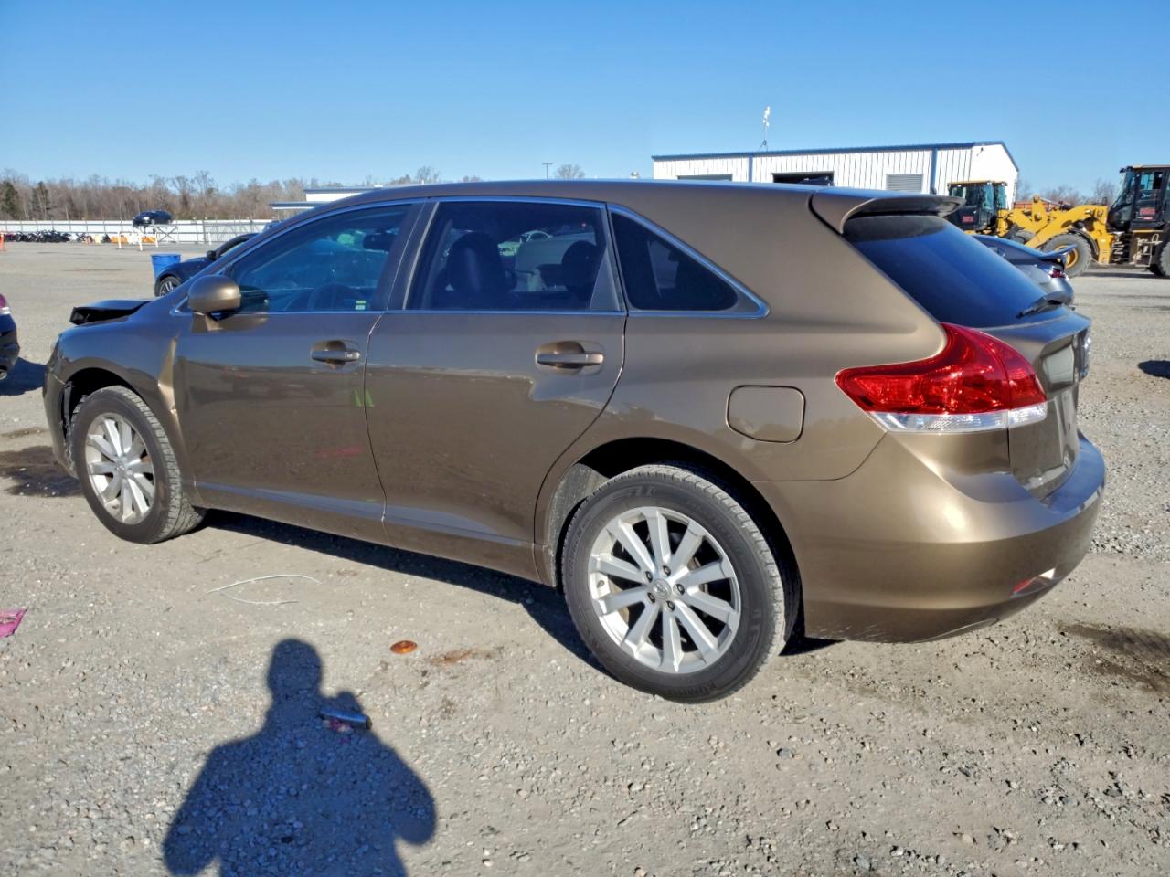 2010 TOYOTA VENZA photo 2
