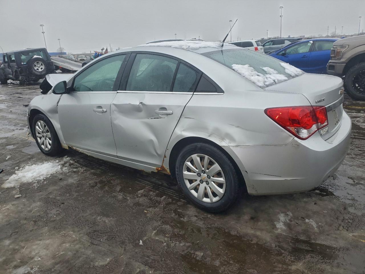 2011 CHEVROLET CRUZE LT photo 2