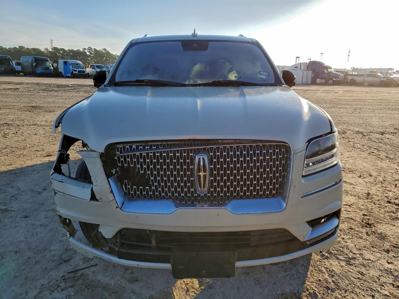 2018 LINCOLN NAVIGATOR RESERVE photo 5
