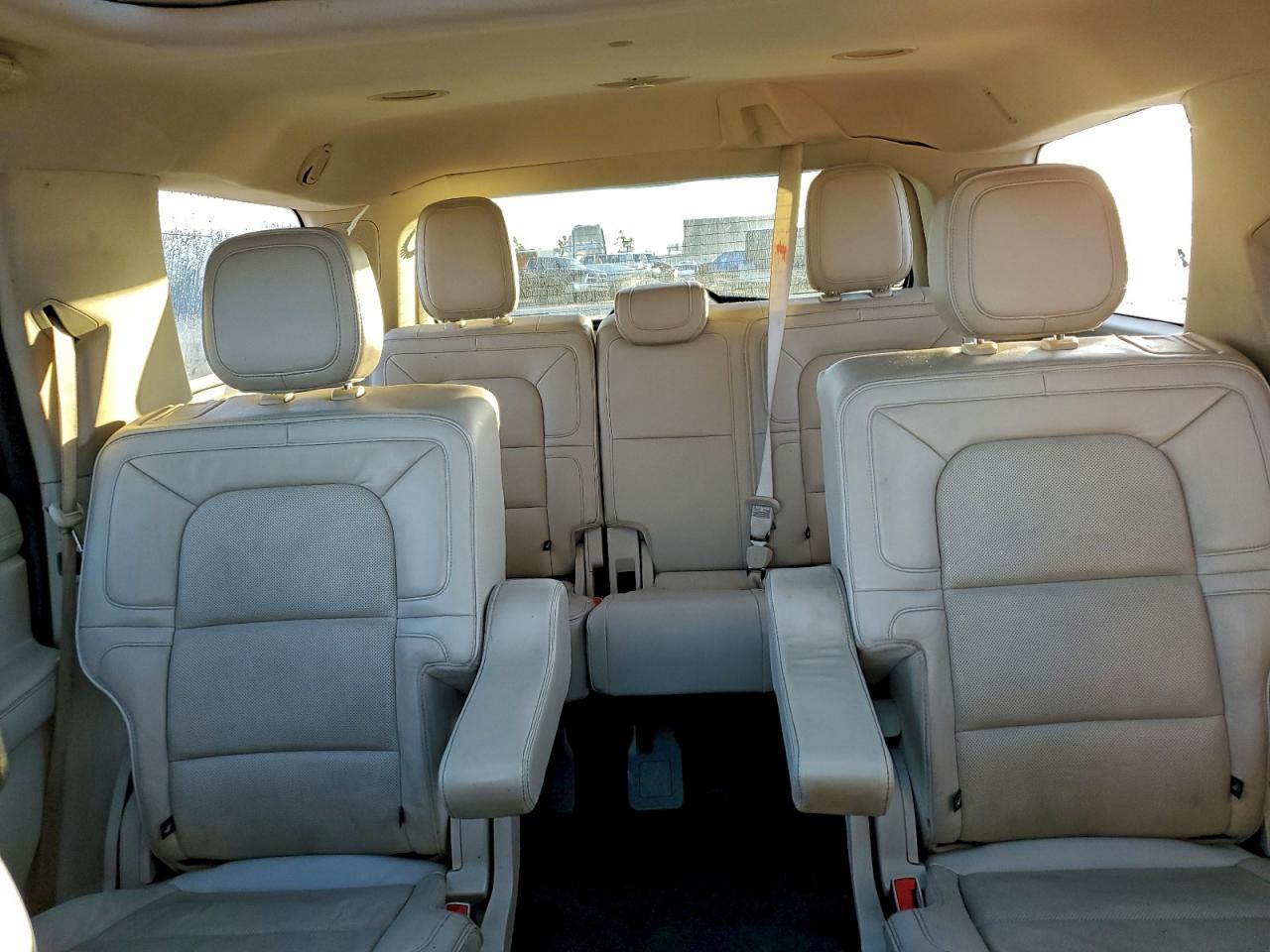 2018 LINCOLN NAVIGATOR RESERVE photo 10