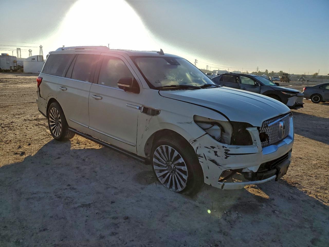 2018 LINCOLN NAVIGATOR RESERVE photo 4