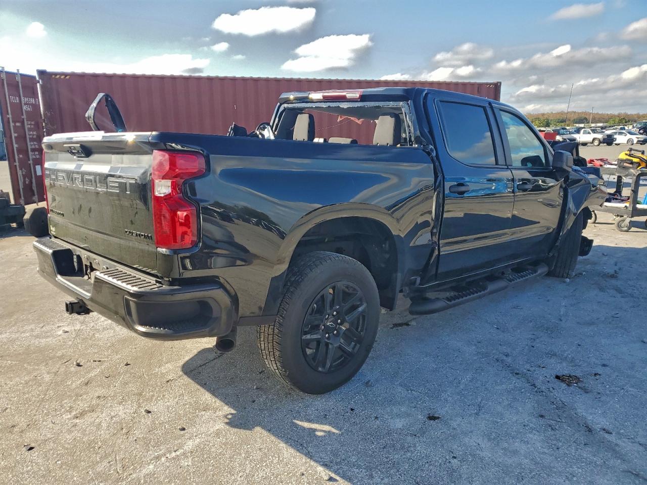 2025 CHEVROLET SILVERADO C1500 CUSTOM photo 3
