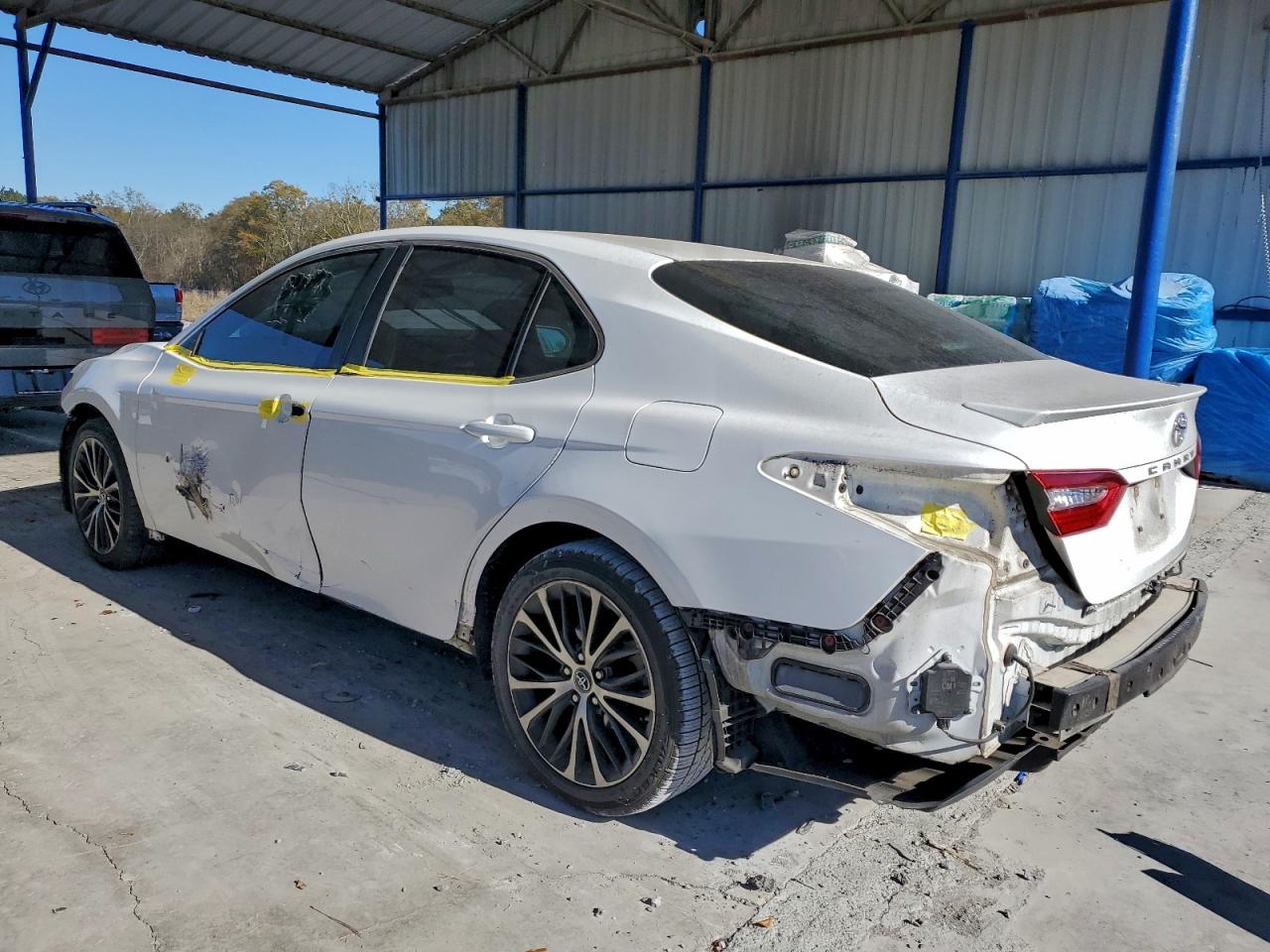 2018 TOYOTA CAMRY L photo 2