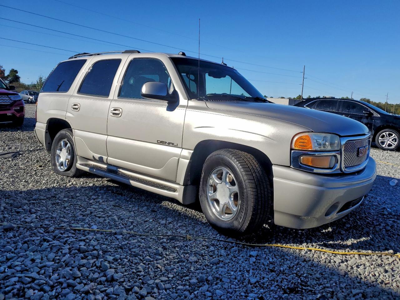 2004 GMC YUKON DENALI photo 7
