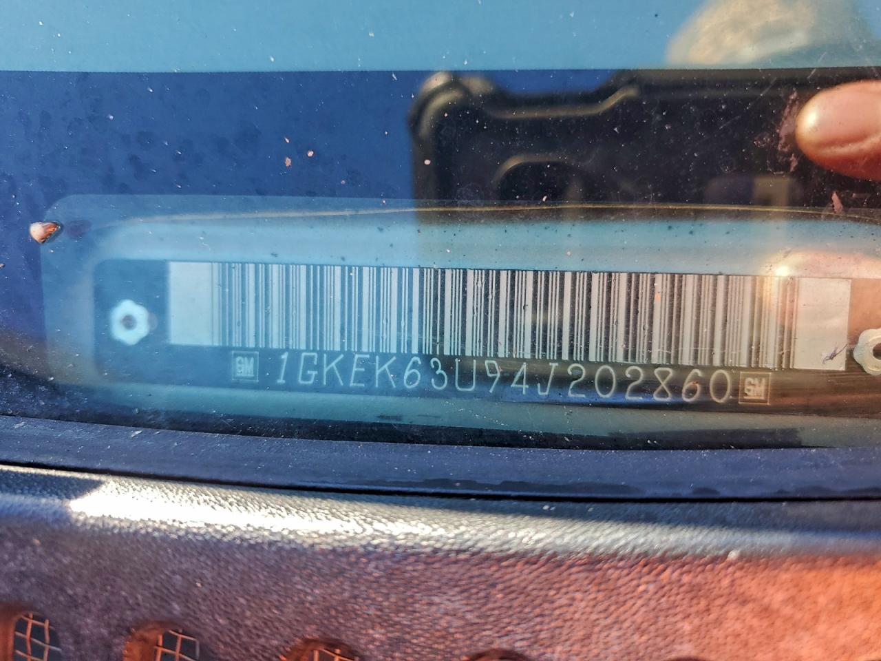 2004 GMC YUKON DENALI photo 27