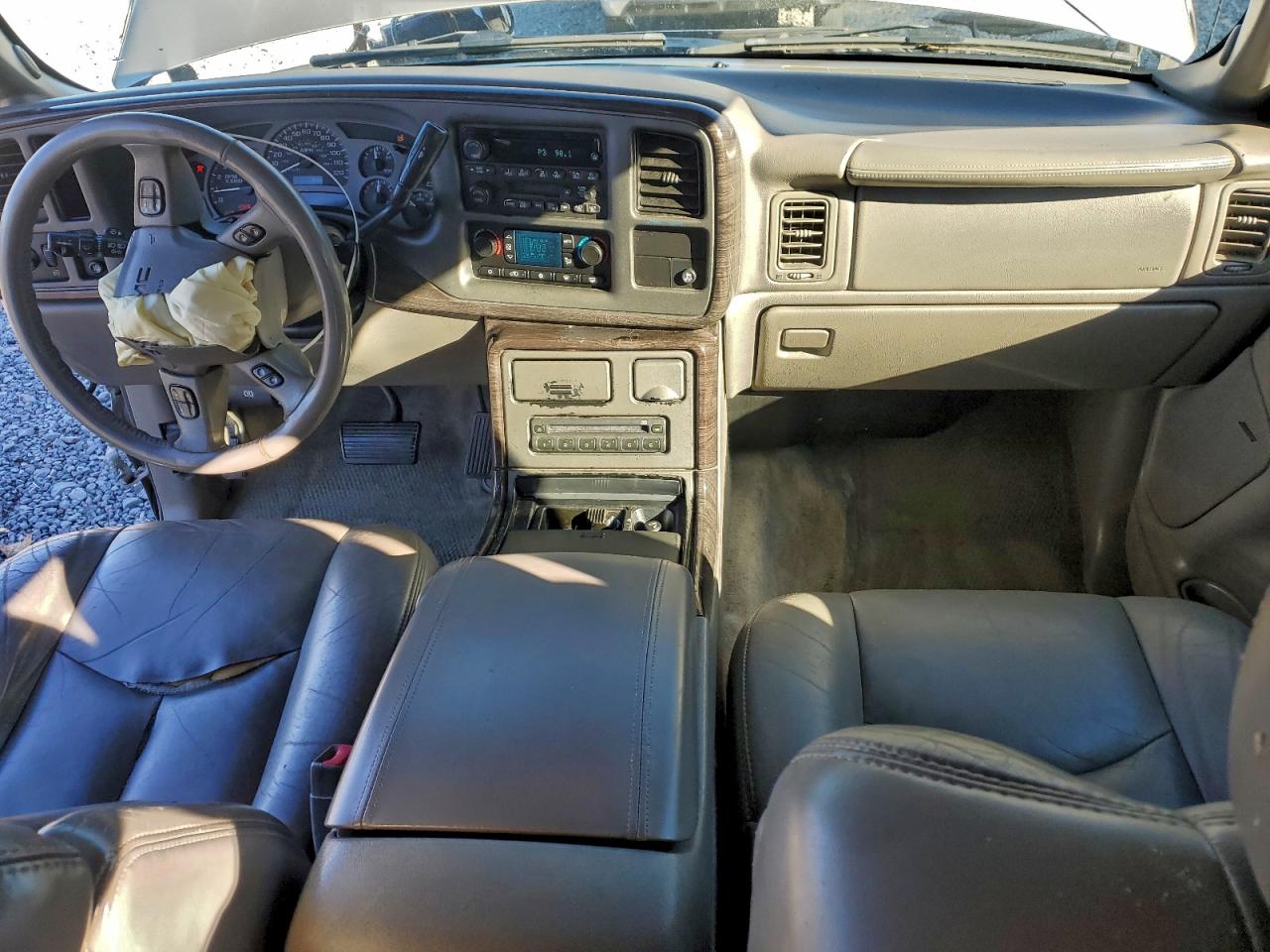 2004 GMC YUKON DENALI photo 15