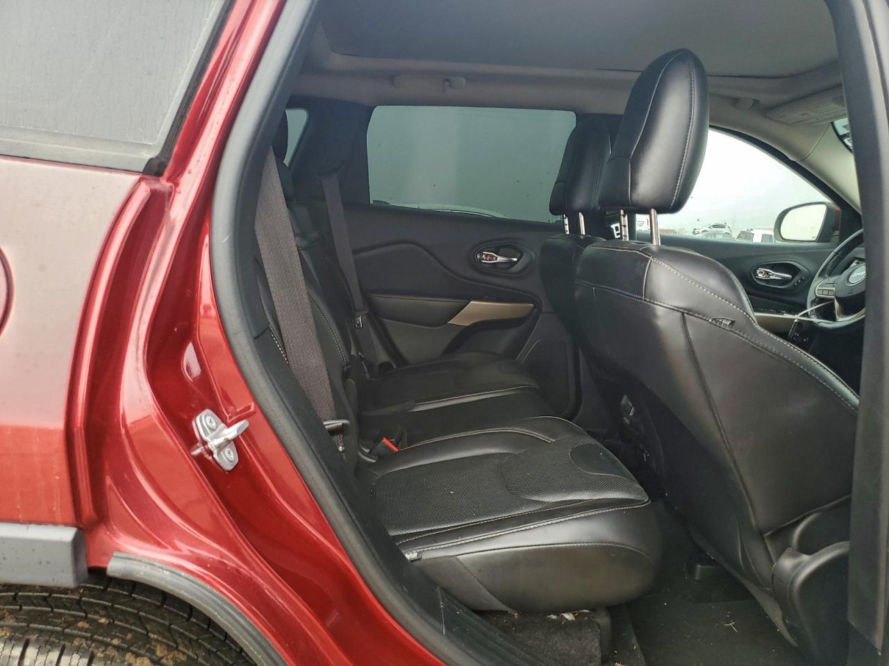 2017 JEEP CHEROKEE photo 10