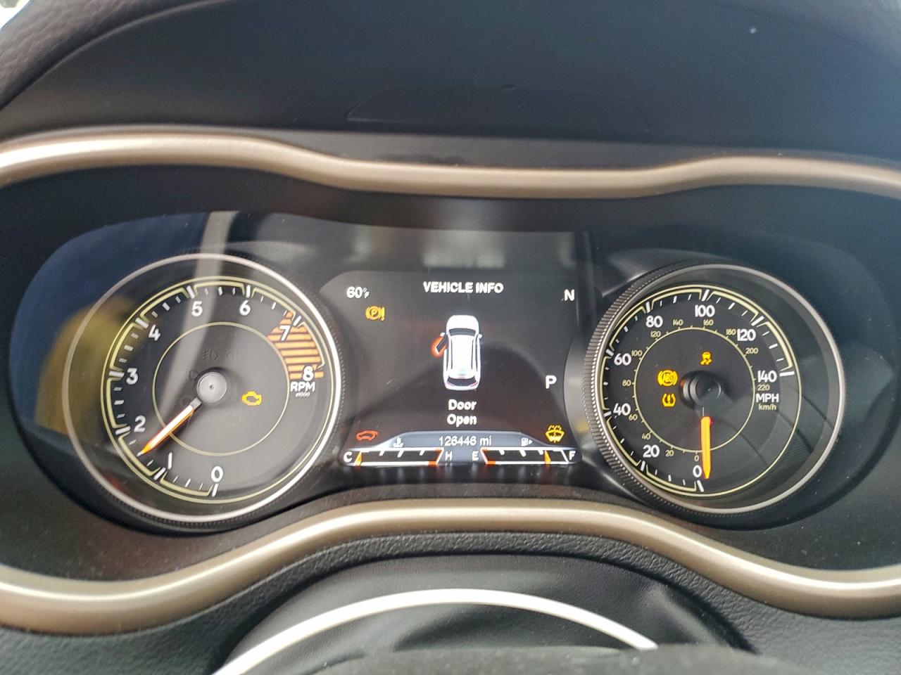2017 JEEP CHEROKEE photo 9