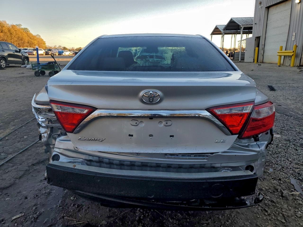 2017 TOYOTA CAMRY LE photo 6