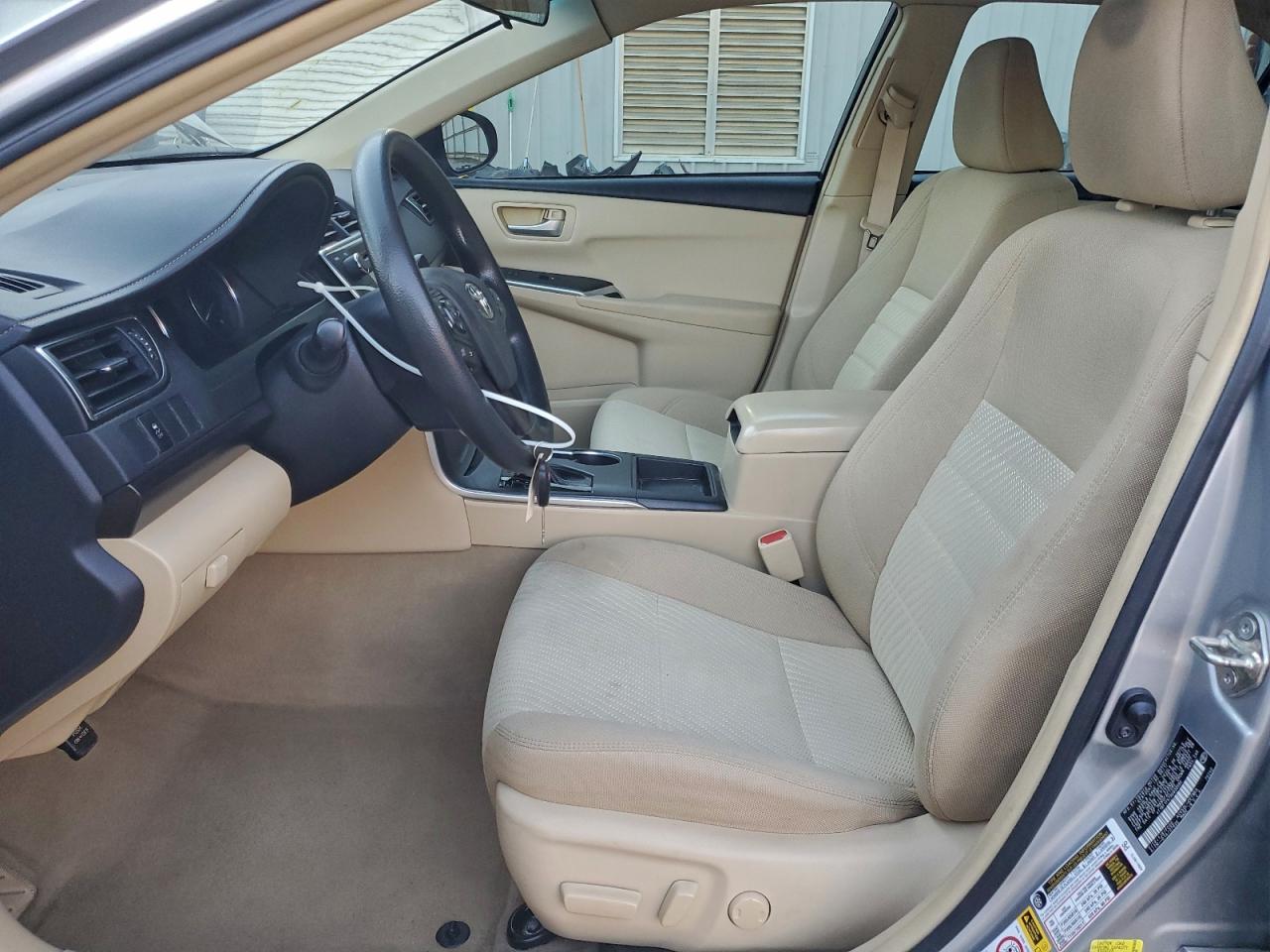2017 TOYOTA CAMRY LE photo 7