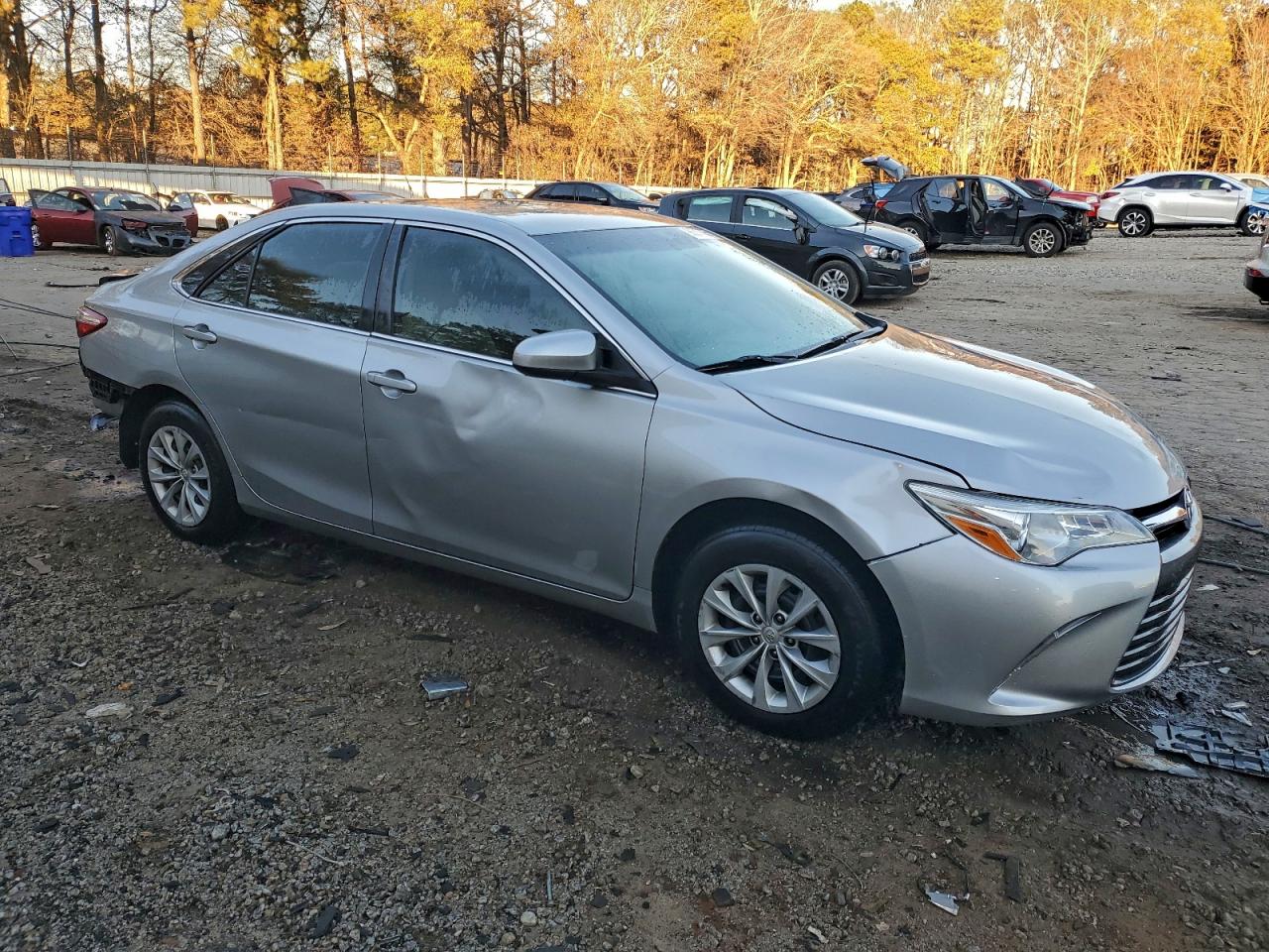 2017 TOYOTA CAMRY LE photo 4