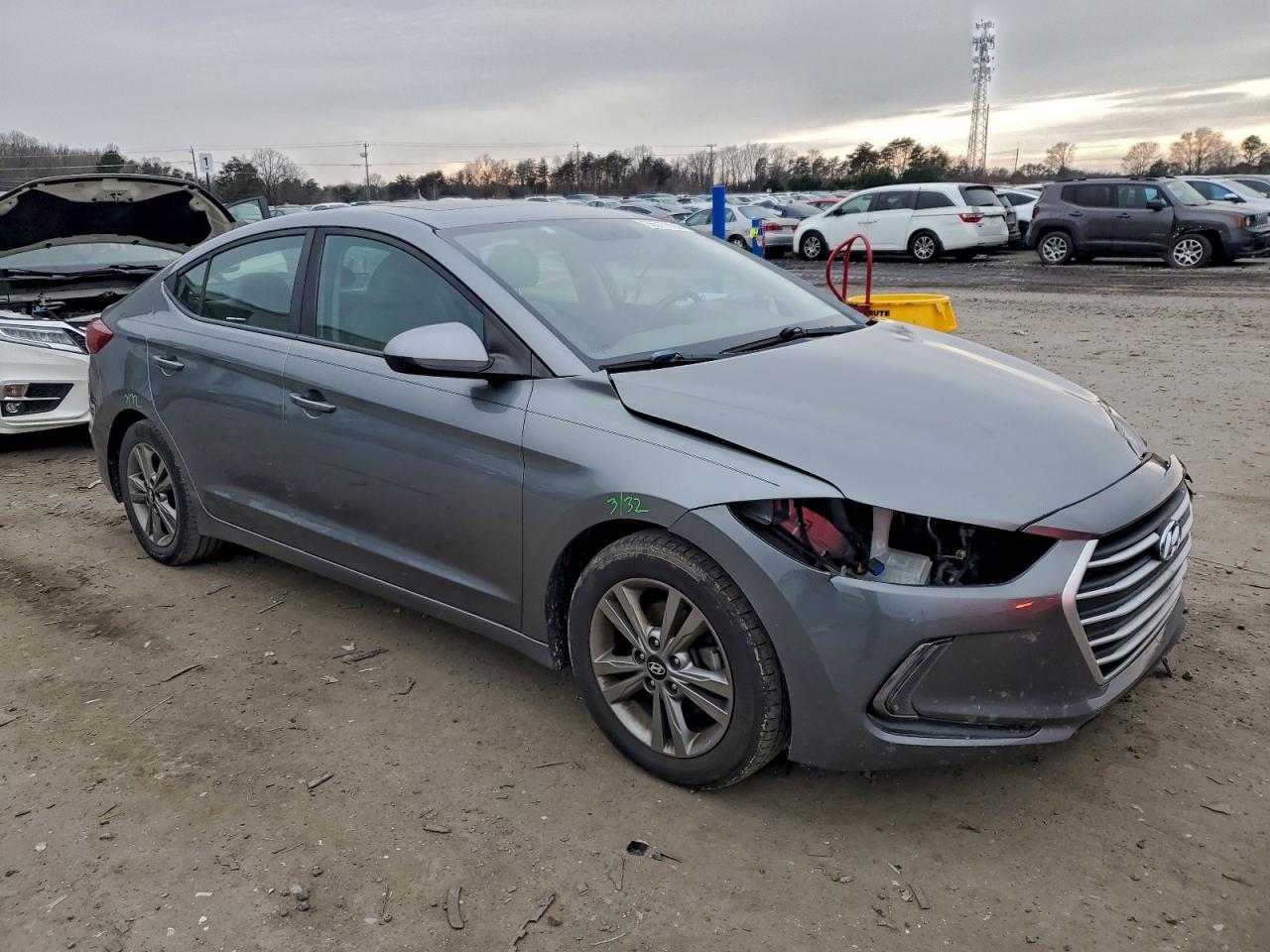 2018 HYUNDAI ELANTRA SEL photo 4