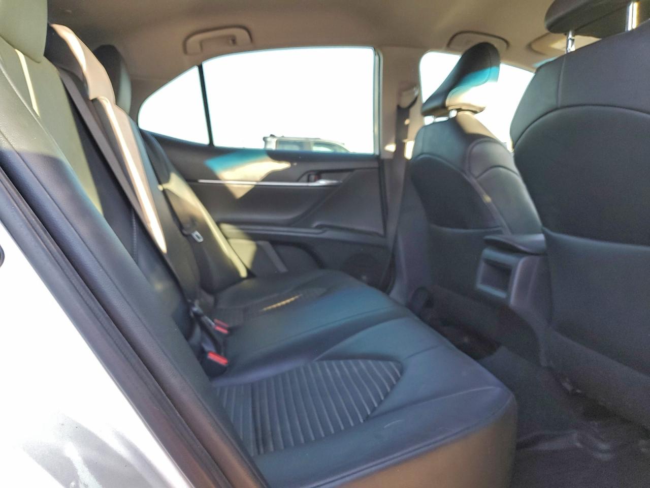 2020 TOYOTA CAMRY SE photo 28