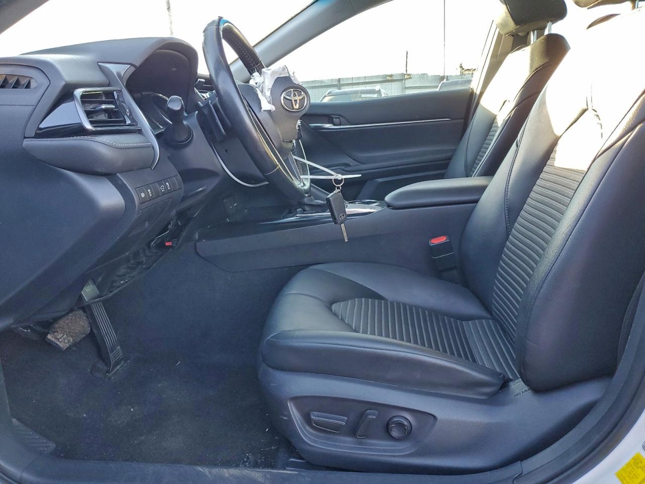 2020 TOYOTA CAMRY SE photo 19