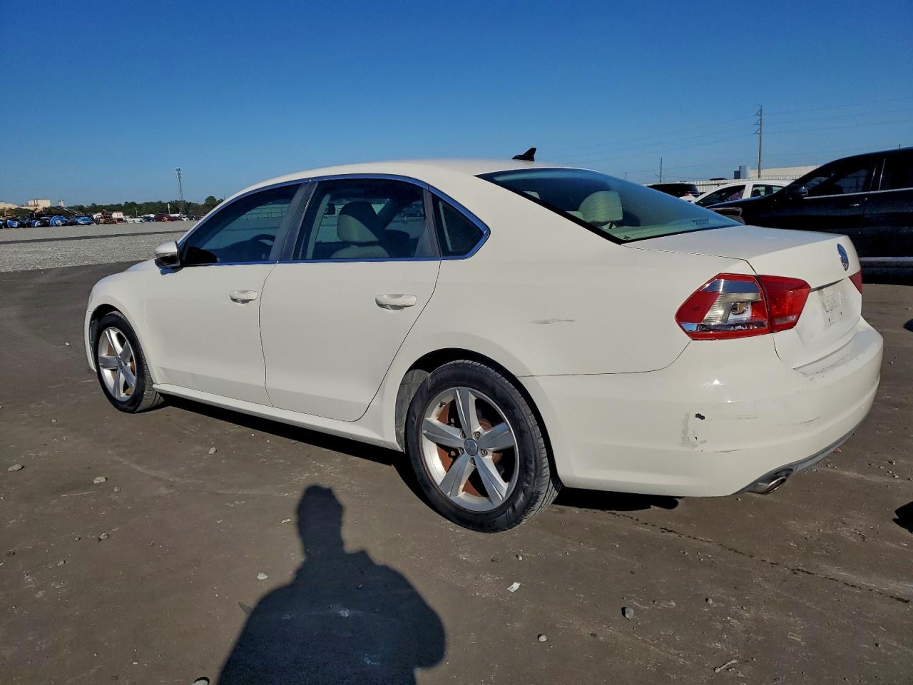2012 VOLKSWAGEN PASSAT SE photo 2