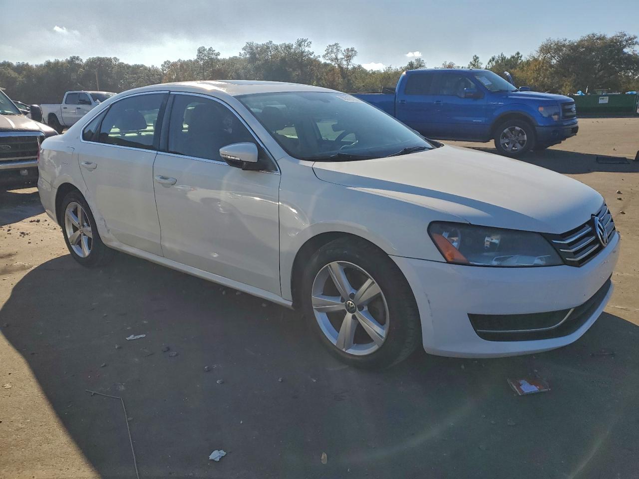 2012 VOLKSWAGEN PASSAT SE photo 4