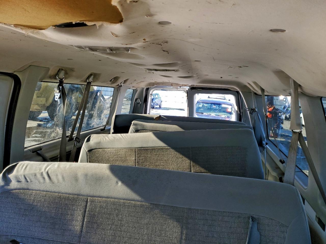 2005 FORD ECONOLINE E350 SUPER DUTY WAGON photo 10