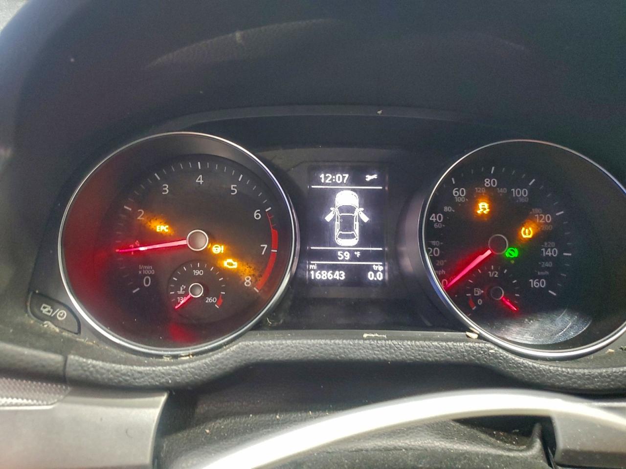 2018 VOLKSWAGEN PASSAT S photo 17