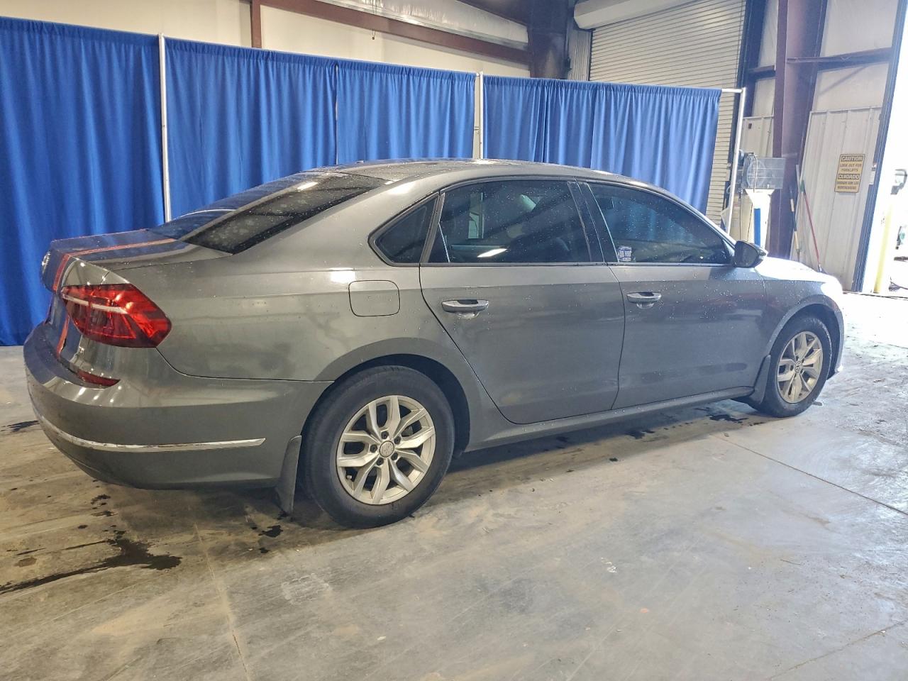 2018 VOLKSWAGEN PASSAT S photo 5