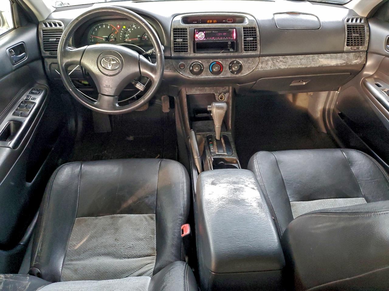 2004 TOYOTA CAMRY LE photo 22