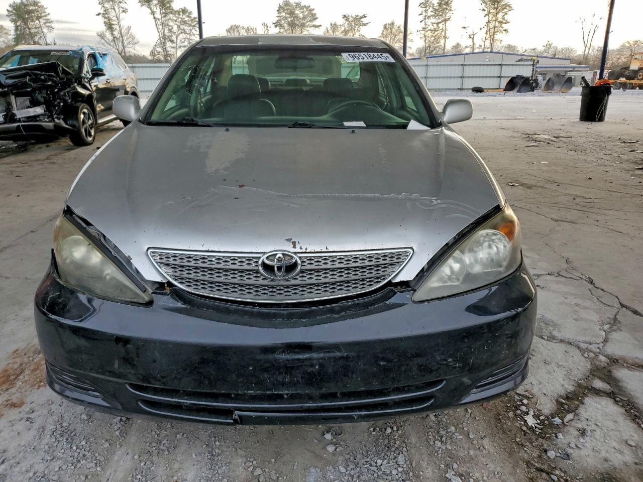 2004 TOYOTA CAMRY LE photo 13