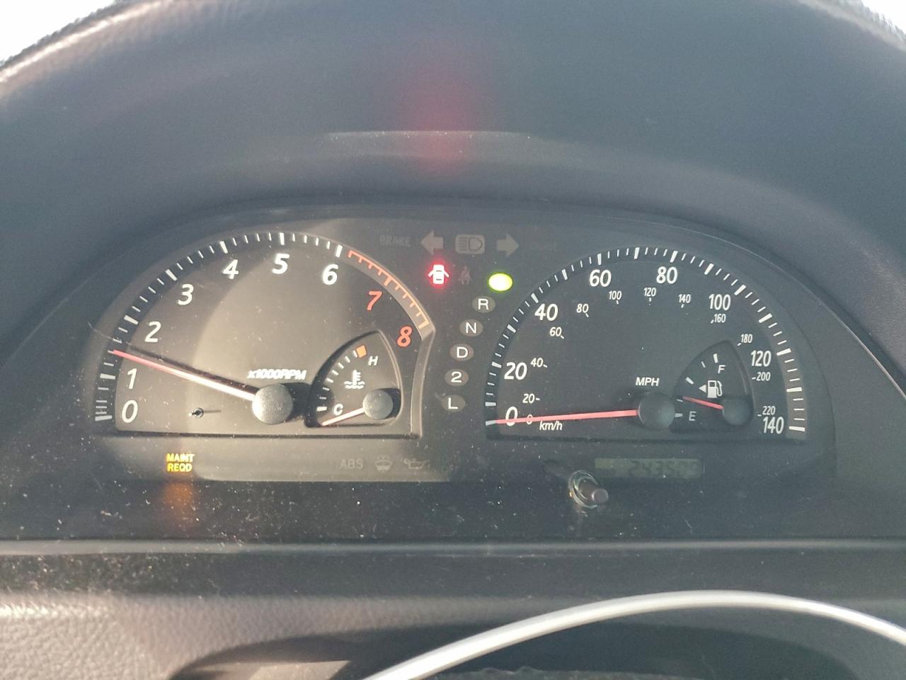 2004 TOYOTA CAMRY LE photo 25
