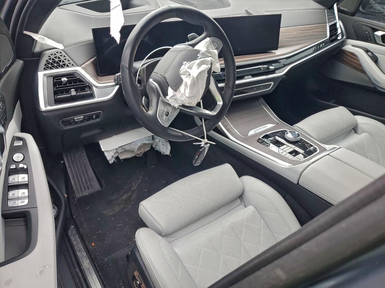2023 BMW X7 XDRIVE40I photo 8